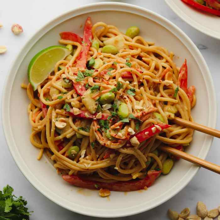 Recipe for thai noodles with peanut sauce